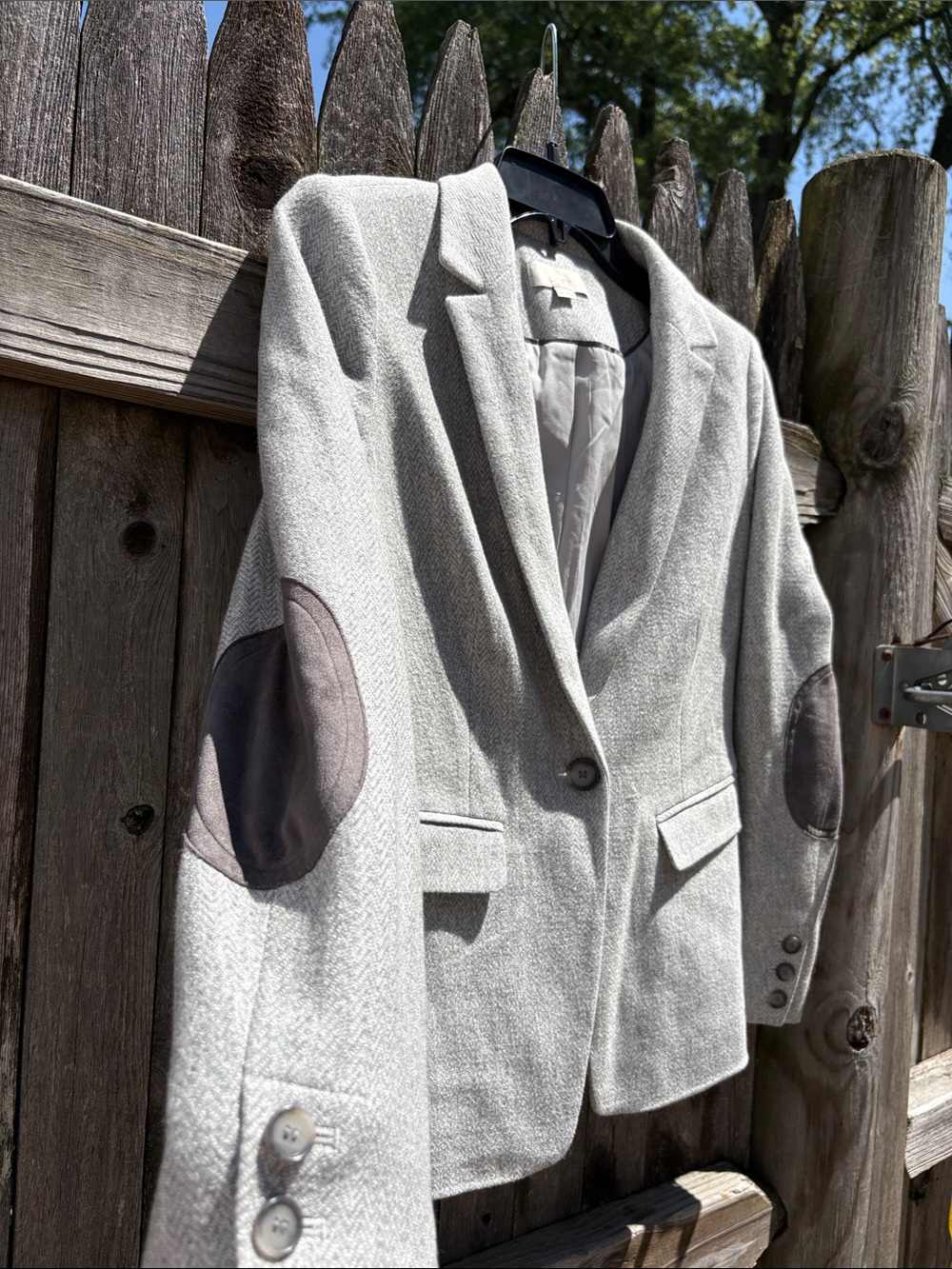 Loft 4P silver cotton herringbone blazer with elbow patches. - Picture 2 of 6